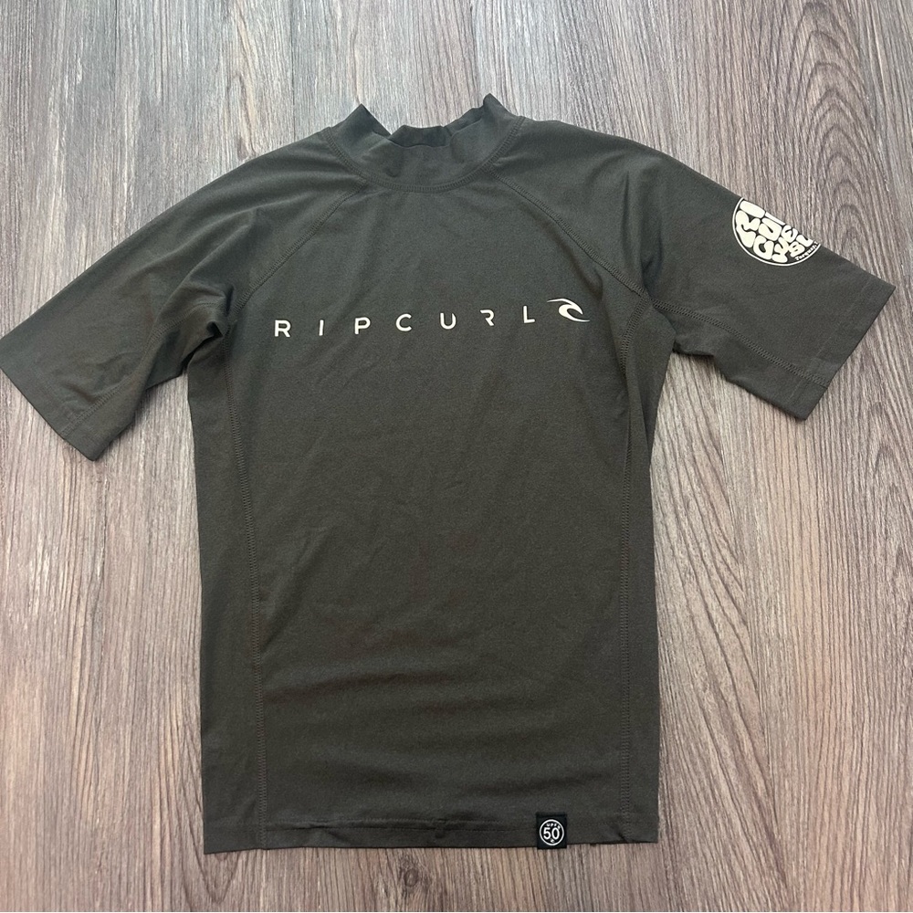RIPCURL kids rashguard size 12